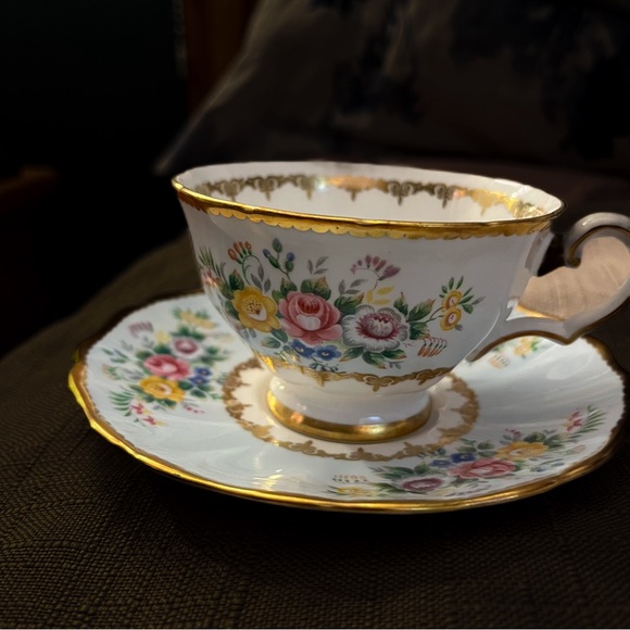 GROSVENOR tea cup & saucer Painted gold gilt scroll work large teacup England - Picture 3 of 5